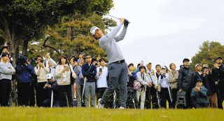 杉浦悠太、石川遼らが好ショット　男子ゴルフ・中日クラウンズ開幕