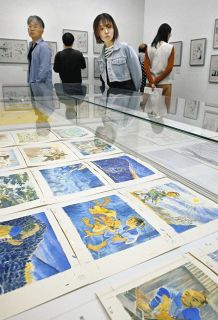 創作の全容 原画で味わって　21美で開幕 初日にぎわう