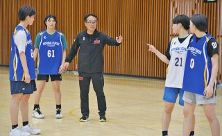 工大福井に女子バスケ部誕生　強豪・足羽高育てた林監督指揮