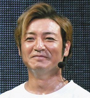 伝説のキャバ嬢”エンリケが35歳誕生日で『1008本の薔薇』『オリシャン