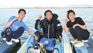◇倉科カナ、雰囲気違うチェキの1枚【写真】：中日スポーツ