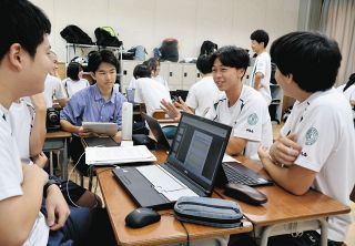 ＜ハイスクール図鑑＞（71）高山西高（下）　仲間と大学生と「探究飛騨」