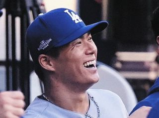 侍ジャパン】前回大会の優勝監督・稲葉篤紀さんが始球式務め、ど真ん中