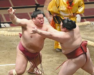 長いこと相撲を見ているが…これだけ危なげない勝ち方を続ける押し相撲力士を見たことがない【北の富士コラム】