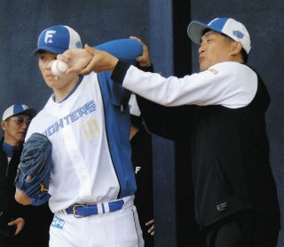 ロッテ】岡大海の逆転サヨナラ弾バットをプレゼント 殊勲の一発で折れ