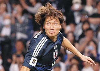 中村俊輔さん引退試合に中田英寿さんもサプライズ登場 日本のサッカー史を彩った超豪華メンバーに観客沸く：中日スポーツ・東京中日スポーツ