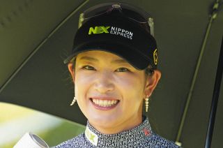 原英莉花が超ミニ”脚長お姉さん”ショット『国際線CAみたい』『パリコレモデルさんみたい』【女子ゴルフ】：中日スポーツ・東京中日スポーツ