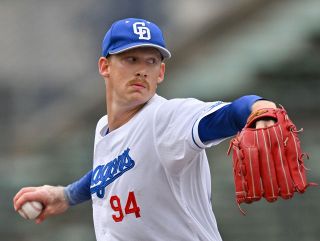 世界の芹澤No.1 鳥谷敬氏 引退記念メモラビリア ロッテ】ありがとう鳥谷！ 引退記念グッズを抽選販売 グラブ、バット