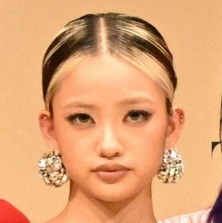 「何だこのVIP感は」HANA・YURI、海外セレブ級のオーラから一転！「寝てんの可愛すぎる」ギャップ満載のオフショットに反響