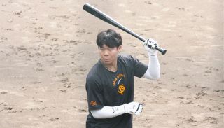 巨人・佐々木俊輔、「外野の3枠に入れるように」アジアCSでの先発出場に意欲　宮崎で「しっかり自分の形を見つけられたら」