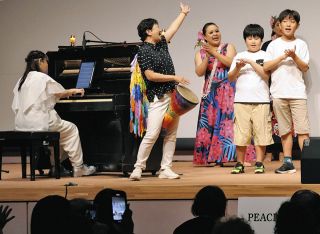 「被爆ピアノ」の祈りの音色響く　岐阜県各務原市で演奏会、合唱やダンスも