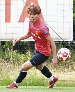 アレク　名古屋グランパス選手支給　ウォームアップウェア　内田宅哉選手 内田宅哉 | 選手・スタッフ | チーム | 名古屋グランパス公式