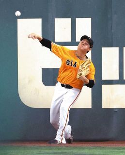 定価17000円　巨人 ジャイアンツ ユニフォーム 松田宣浩 23 Sサイズ 巨人】ソフトバンクから移籍の松田宣浩、背番号「23」の