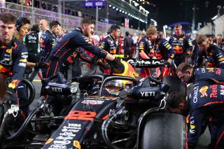 レッドブルの角田裕毅は1周目に他車と接触でリタイア「スペースがなかった」「ペナルティーでは」とネットでは賛否両論【F1サウジアラビアGP】