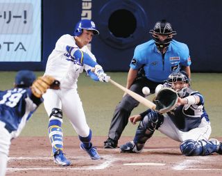 弱いチームは練習するのみ」片岡篤史2軍監督が初の休日返上トレ「いい