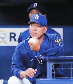 中日】京田、GG賞奪取へ”足元”見直す！スパイクをSSK社の広島・菊池涼