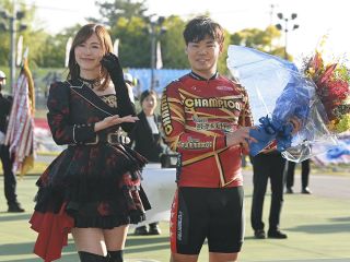 【驚きの値段】 川崎全日本選抜競輪・桜花賞タペストリー2本セット 郡司浩平選手 アクセサリー