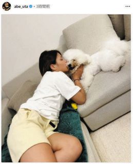 ◇倉科カナ、雰囲気違うチェキの1枚【写真】：中日スポーツ