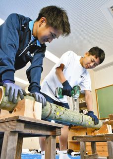 穴弘法を照らす竹明かりを制作　土岐商高生