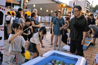 三好達治 絶筆の直筆原稿 親族宅に「春の落葉」 県文学館職員が