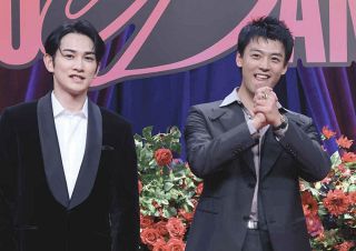 浜崎あゆみ　スタジアムジャンパー　新品　Ｍサイズ ayumi hamasaki 『Just the beginning -20- TOUR 2017』 第3章 追加