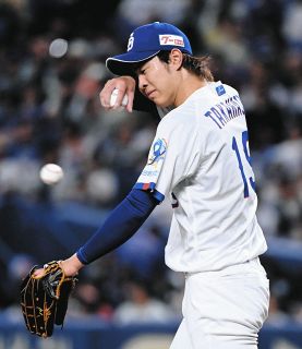 あと1球同点打”から10年、侍JのDNA染みた井端弘和さんのミットが不慣れ あと1球同点打”から10年、侍JのDNA染みた井端弘和さんのミットが不慣れ