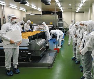 自分だけの「湖池屋ポテチ」作れます　岐阜県海津市の中部工場で初開催