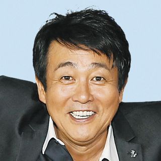 ＴＵＢＥ・前田亘輝さんら浄水装置12台を七尾市に贈る
