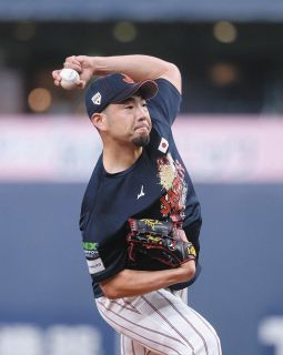 あれ？ジャージー…楽天・石井一久新監督「僕のサイズの5XLがなかった