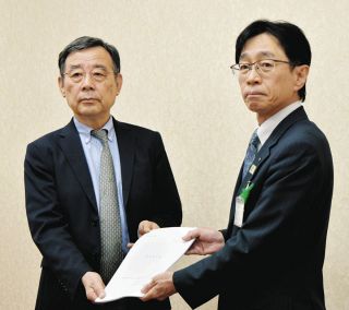 東郷町長に厳しい声「一刻も早く辞めるべき」「これほどひどいとは」　ハラスメント認定で