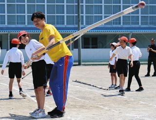 瑞穂市で十種競技の体験会　元日本代表・中村さんが魅力を紹介