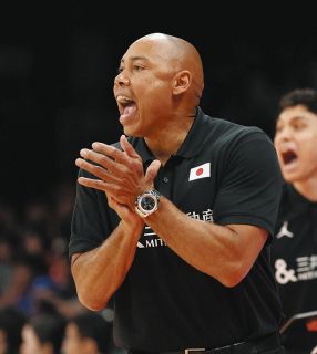 「楽しまないとチャンスはゼロ」 バスケ女子日本代表、ゲインズ新監督がチームに吹き込む新しい風