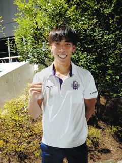 ドイツ1部・ブレーメンに8月加入の明大FW佐藤恵「1年目から試合に出る