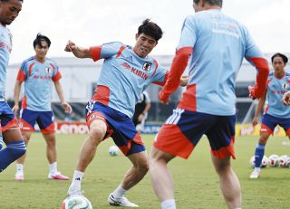 57歳・三浦知良、プロ40年目の新天地で背番号は『11』「辞める選択は
