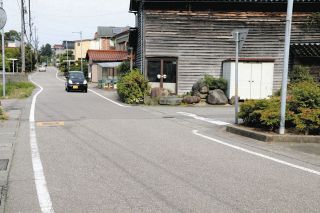 【石川】加賀 中１はねられ死亡　自転車で通学中、車に