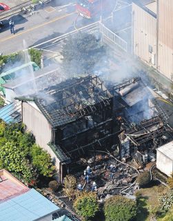 三彩」技法用いた新作も 七代加藤幸兵衛さん、名古屋で陶芸個展：中日