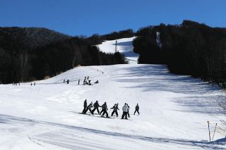 地元のゲレンデ、地元で再起　松本・野麦峠スキー場「盛りあげ隊」が奮闘