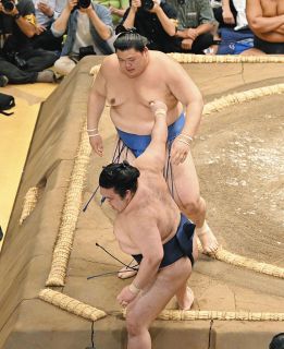 御嶽海「一番楽しみにしてた」同学年の翔猿と初顔合わせ 貫禄の