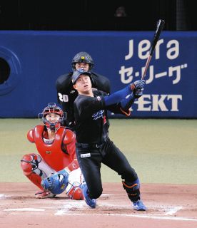 鵜飼航丞 プロ初ホームラン記念 中日ドラゴンズ オフィシャルウェブサイト - ドラゴンズニュース