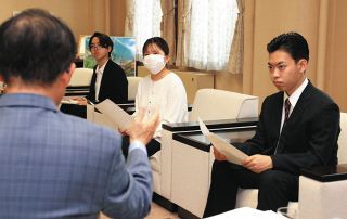 政治家の仕事って？　学生が大村知事に直撃
