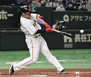 【巨人】岡本和が20打席ぶり安打 2回に左翼線二塁打　6番降格後、初めて快音