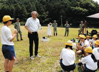 定年後の生きがい醸造　大野・大里研究所、柿畑をブドウ畑に転換しワイン造り