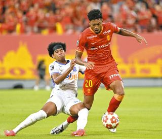 名古屋グランパス　青木亮太 名古屋グランパスのMF青木亮太がJ2大宮に期限付き移籍