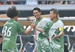 57歳・三浦知良、プロ40年目の新天地で背番号は『11』「辞める選択は