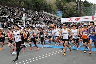 3部門で楽しく駆ける　恵那峡ハーフマラソン