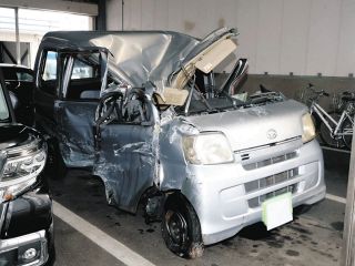 乗用車と衝突し、軽ワゴン車の運転手死亡　三重県四日市市、ひき逃げか