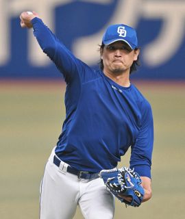 きっかけは引退試合の“おねだり”…中日・京田が『荒木モデル』新 きっかけは引退試合の“おねだり”…中日・京田が『荒木モデル』新