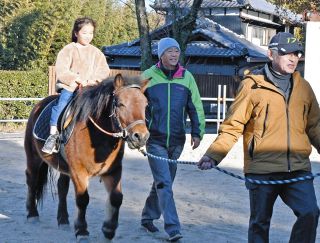 八幡神社の流鏑馬について児童ら学ぶ　土岐でふるさと塾