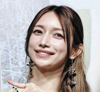 吉岡里帆『ロングコートダディ』堂前透と夫婦役 おいしそうに