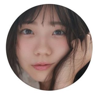 西野カナ、『Sスウエット』ショットで“絶対領域”披露、髪形にも注目